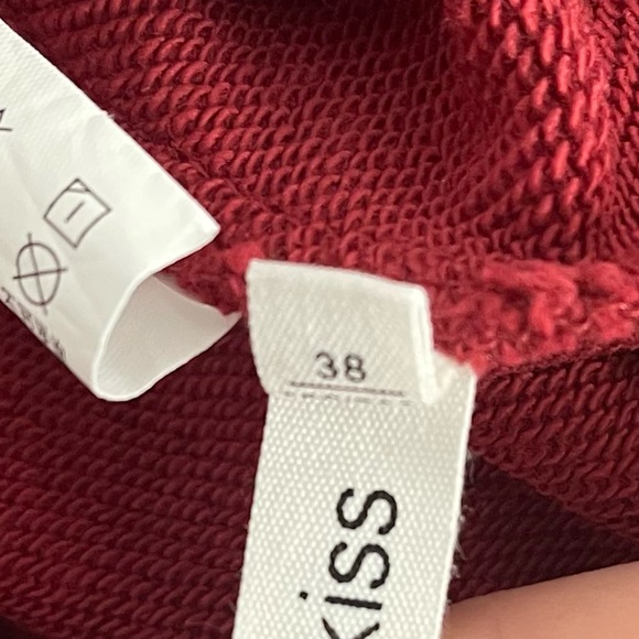 LEDIN Scream Printed Girl Red Crewneck sweatshirt Ruffle Cuff - Picture 9 of 10